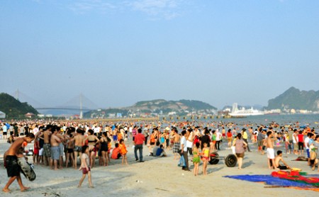 Biển Bãi Cháy Quảng Ninh