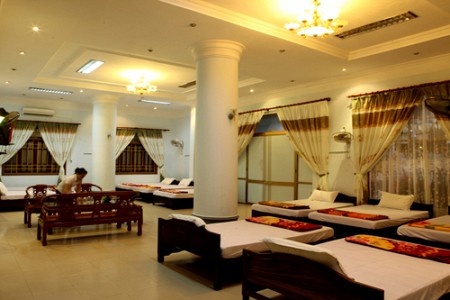 Khách sạn Công Đoàn Thiên Cầm