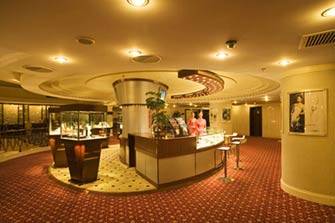 Khách Sạn Quốc Tế Lợi Lai