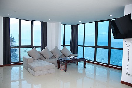 Khách sạn Sông La