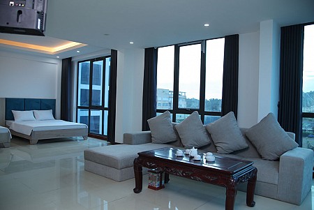 Khách sạn Sông La