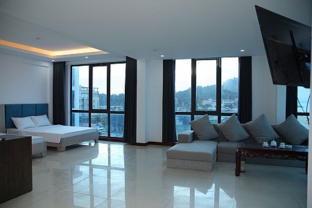 Khách sạn Sông La