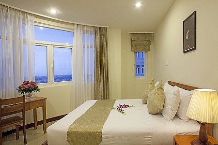 Khách sạn Starlet