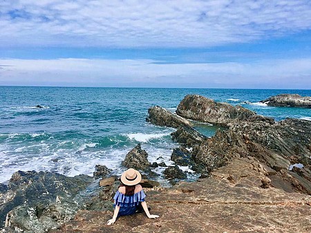 Khám Phá Hoang Đảo với bãi biển đẹp nguyên sơ như Hồng Vàn, Vàn Chải, Bắc Vàn, Vòm Si, Vụng Ông Viên Khám Phá Hoang Đảo với bãi biển đẹp nguyên sơ như Hồng Vàn, Vàn Chải, Bắc Vàn, Vòm Si, Vụng Ông Viên