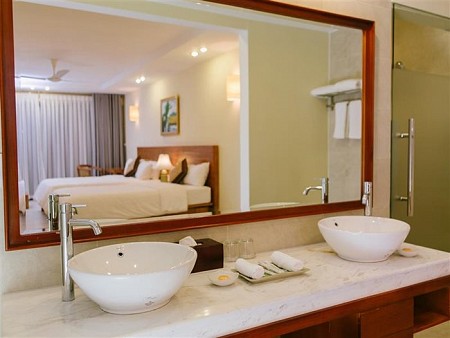 Lăng Cô Beach Resort