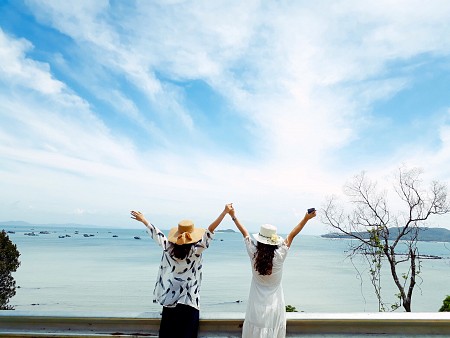 Khởi Hành Thứ 6 Hàng Tuần