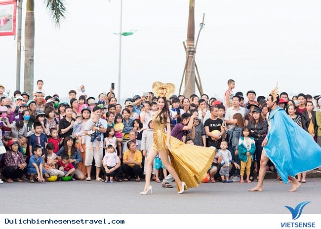 Tham gia lễ hội đường phố đặc sắc tại Carnaval Đồng Hới 2018 khi đến biển Nhật Lệ - Ảnh 5