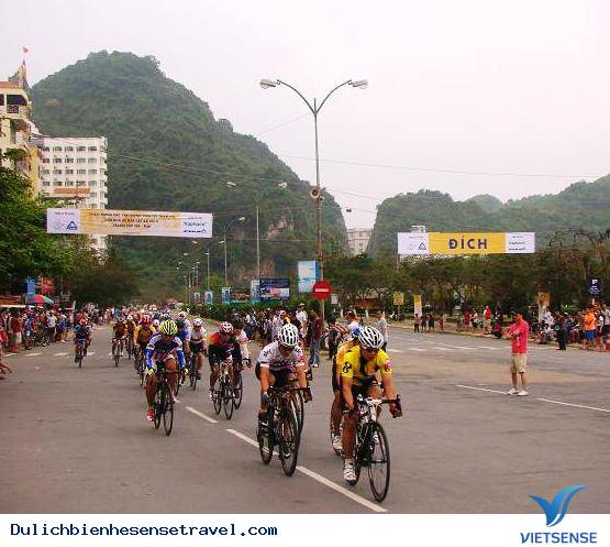 Đảo Cát Bà Tổ Chức Giải Đua Xe Đạp - Ảnh 4 Đảo Cát Bà Tổ Chức Giải Đua Xe Đạp - Ảnh 4