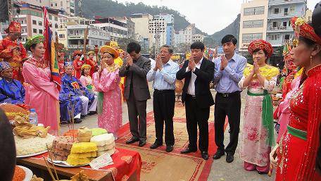 Đảo Cát Bà Tổ Chức Lễ Cầu Ngư, Ra Quân Vụ Cá Nam 2014 - Ảnh 1