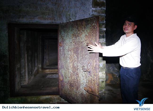 Hang Quân Y Trong Rừng Cát Bà - Ảnh 3 Hang Quân Y Trong Rừng Cát Bà - Ảnh 3