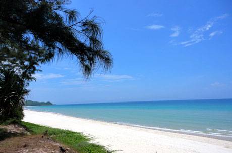 Khám Phá Vẻ Đẹp Bãi Biển Sơn Hào - Ảnh 1 Khám Phá Vẻ Đẹp Bãi Biển Sơn Hào - Ảnh 1