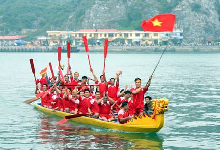 Lễ hội Bơi chải thuyền rồng Hà Nội mở rộng mùa xuân năm 2020 Chờ ngày vào  hội  Hànộimới