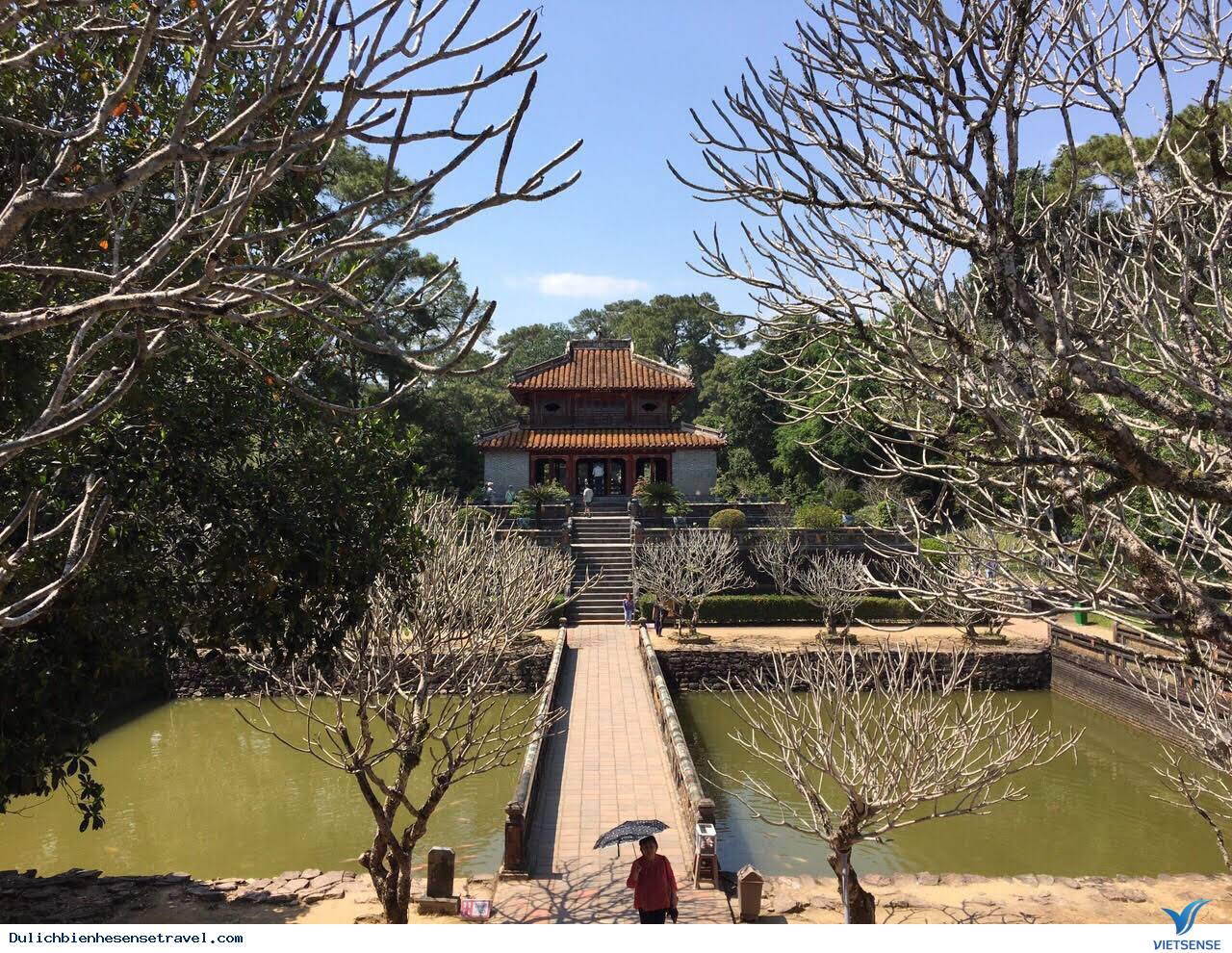 Quần thể các lăng vua nhà Nguyễn - Ảnh 2 Quần thể các lăng vua nhà Nguyễn - Ảnh 2