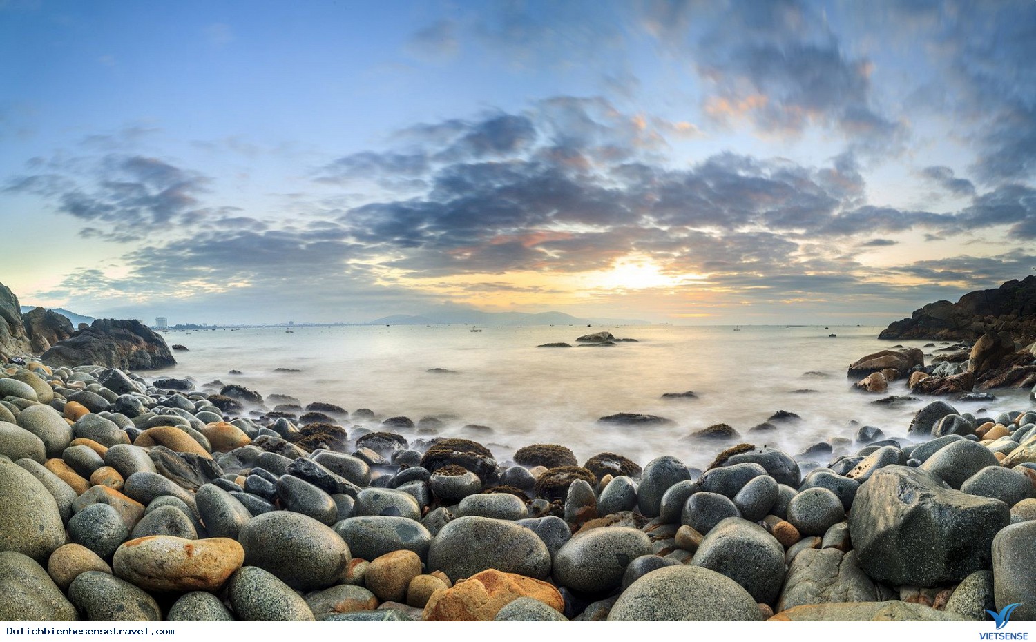 Top 10 địa điểm thăm quan Vân Đồn siêu hot - Ảnh 3 Top 10 địa điểm thăm quan Vân Đồn siêu hot - Ảnh 3