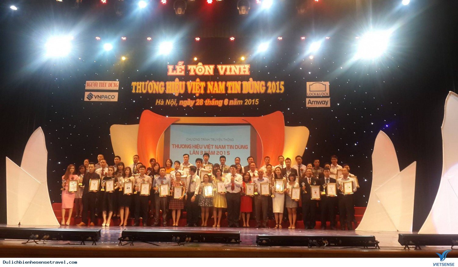 VietSense Travel vinh dự được tôn vinh Thương Hiệu Việt Nam Tin Dùng 2015 - Ảnh 1 VietSense Travel vinh dự được tôn vinh Thương Hiệu Việt Nam Tin Dùng 2015 - Ảnh 1